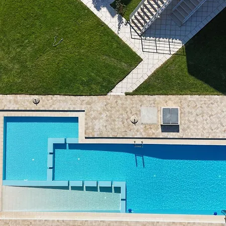 Mati- Cozy Apartment- Close To The Of Almyrida With A Shared Pool